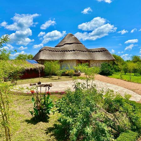 Murchison Falls Bamboo Village Paraa Екстериор снимка