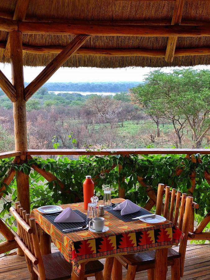 Murchison Falls Bamboo Village Paraa Екстериор снимка