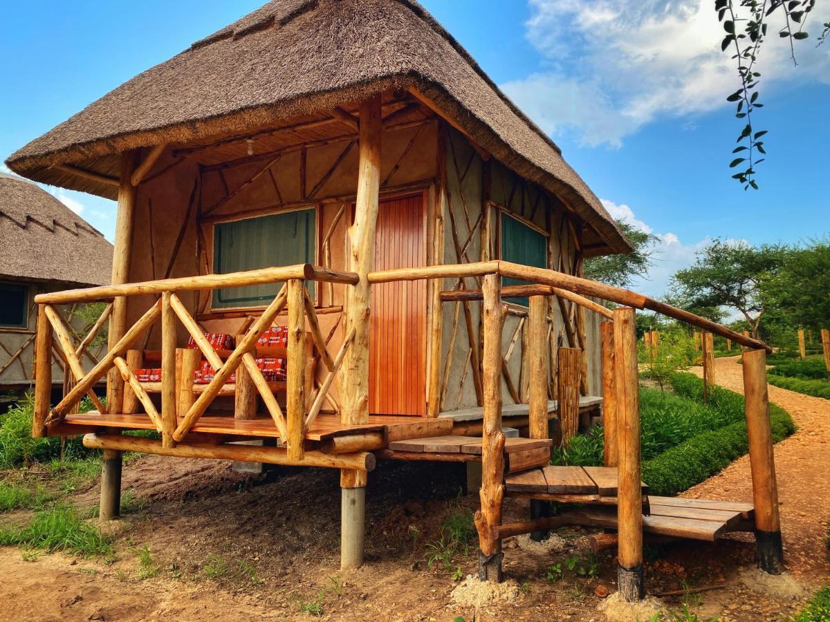 Murchison Falls Bamboo Village Paraa Екстериор снимка