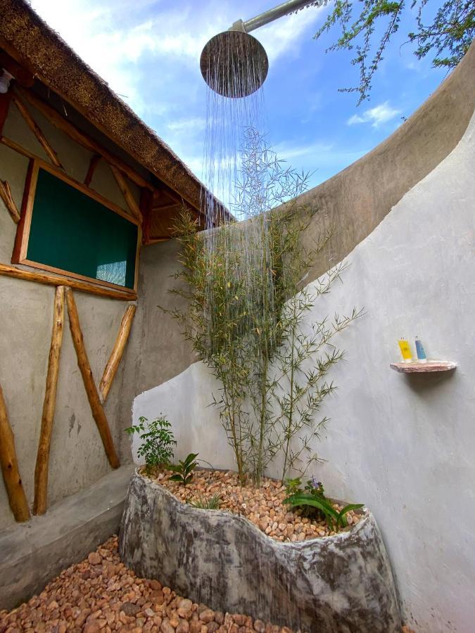 Murchison Falls Bamboo Village Paraa Екстериор снимка