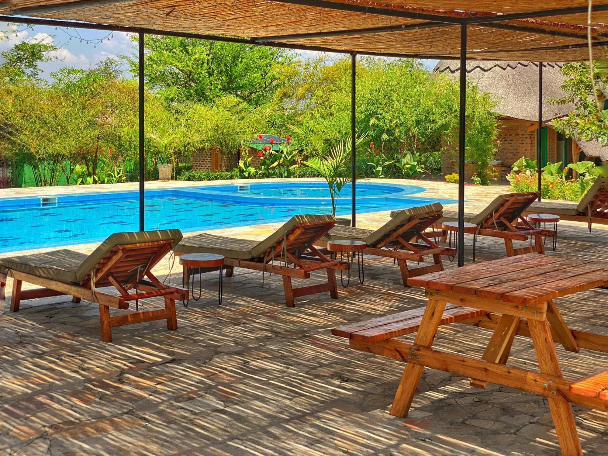 Murchison Falls Bamboo Village Paraa Екстериор снимка