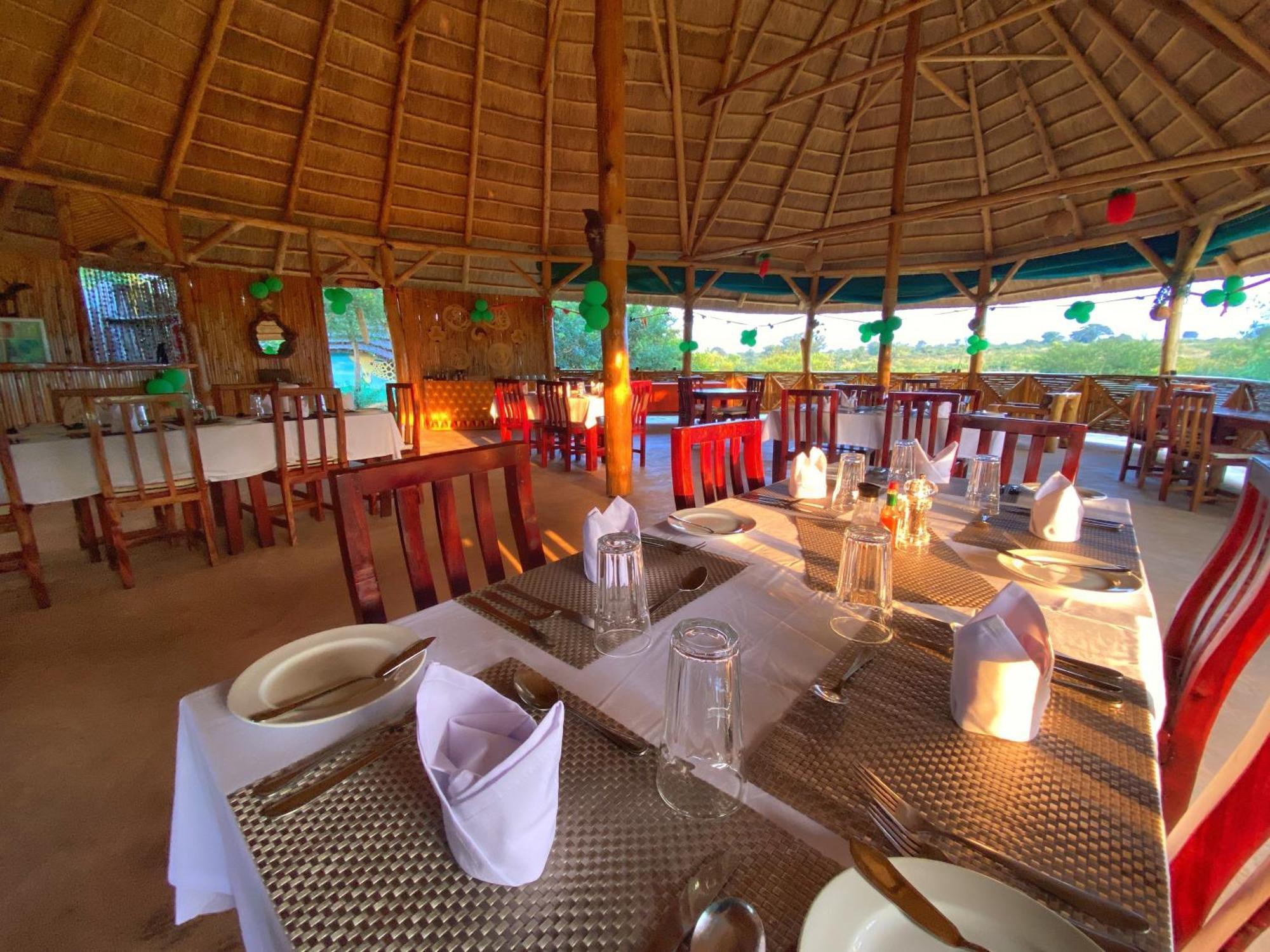 Murchison Falls Bamboo Village Paraa Екстериор снимка